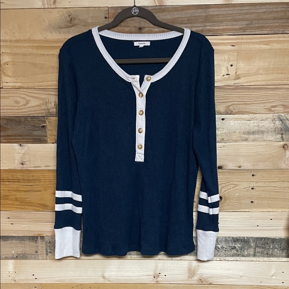 Maurices size XL Navy Soft Knit Henley with White Trim